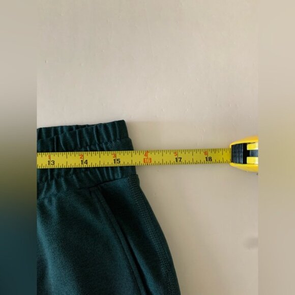 Vuori Women’s Size M Performance Jogger Pants Green Heather Athleisure Sports - Picture 10 of 12